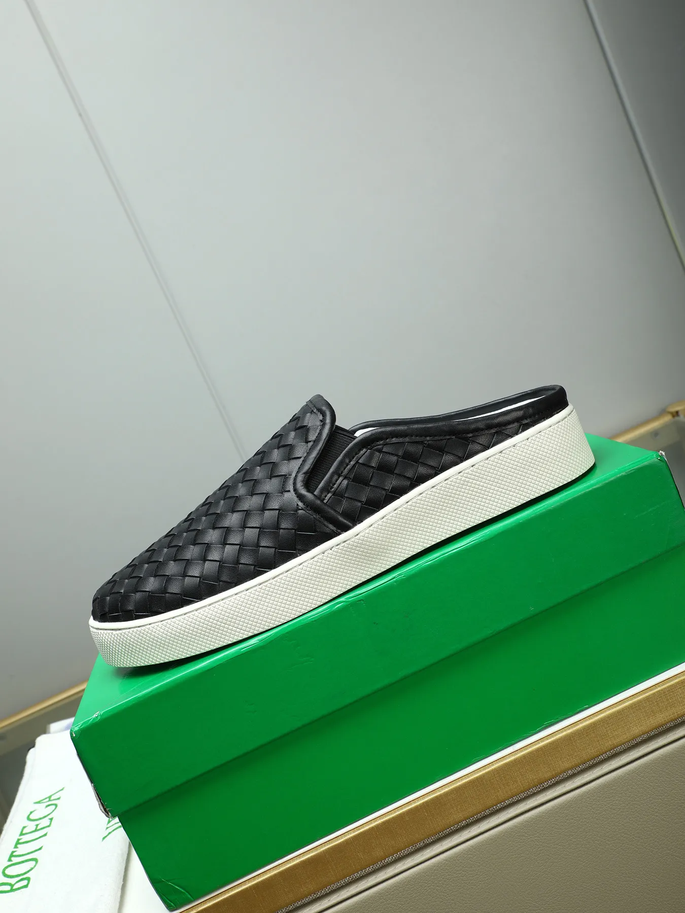 Men's shoes 💰440 [Half drag series] BOTTEG* VENET* - high-end boutique Size: 38-44 (45 customized) BV new product, first-layer cowhide artificially woven classic style harmoniously blends with contemporary fashion temperament, rubber soles are light and flexible, water-dyed sheepskin pads! [Taobao, Tmall, and live streaming are the first choices]